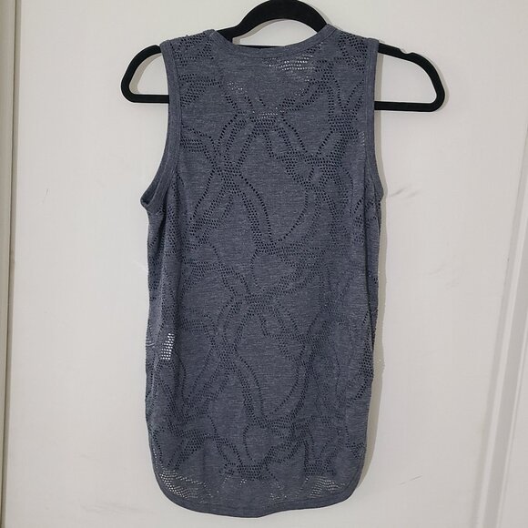 Gap Womens Shirt Size S Gray Open Knit Soft Sleeveless Lightweight Flowy Casual - Picture 4 of 6